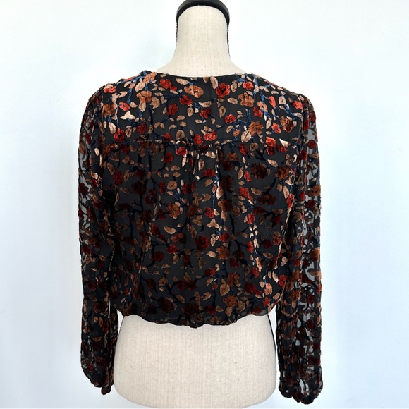 ASTR The Label Black Rust Floral V Neck Long Sleeve Top - Picture 5 of 8